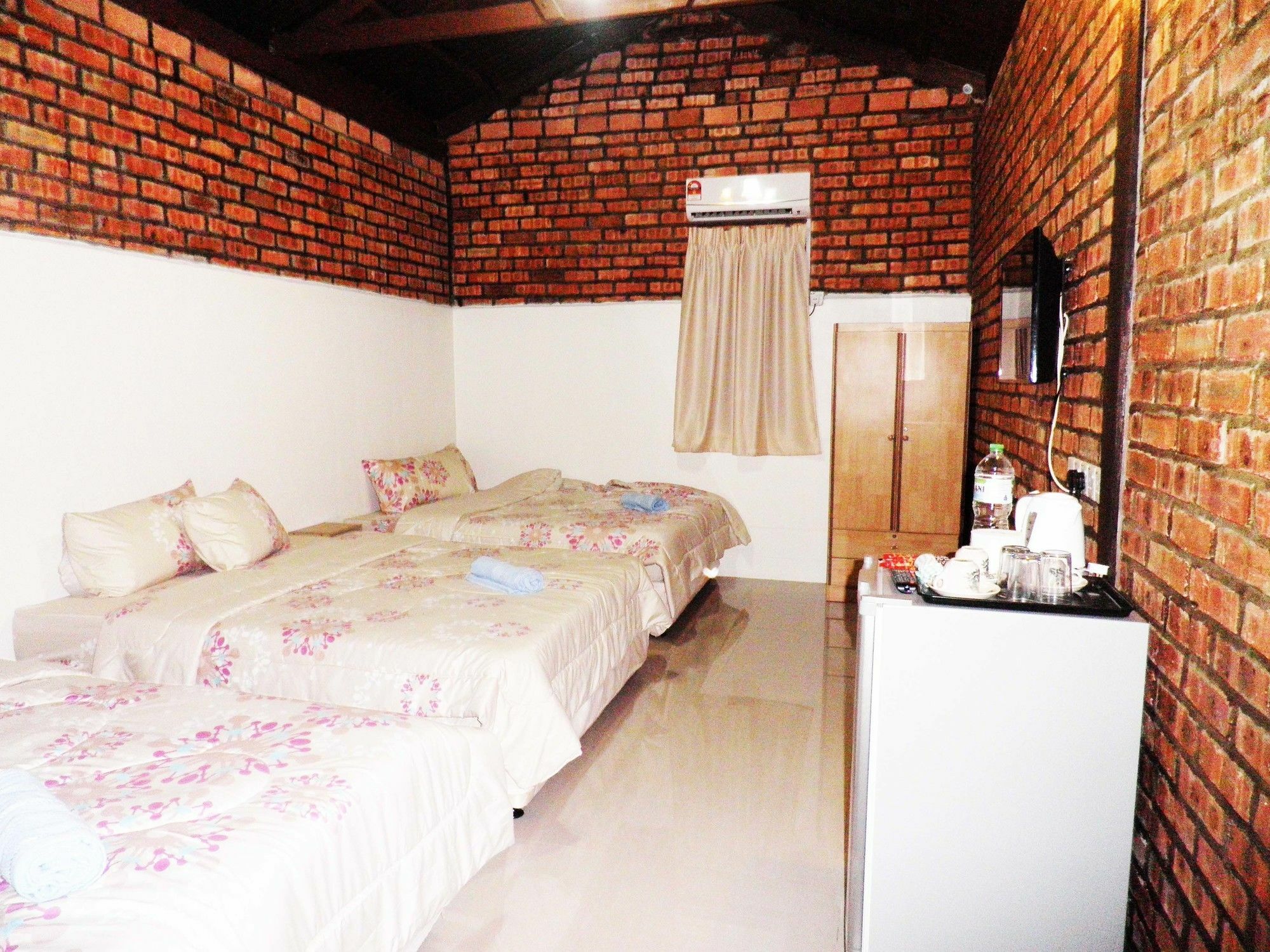 Efm Hotel